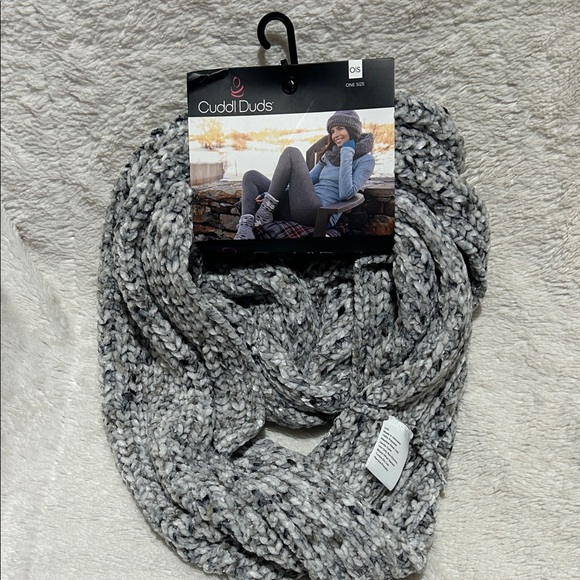 Cuddl Duds Marled Gray Knit Scarf - Picture 1 of 3